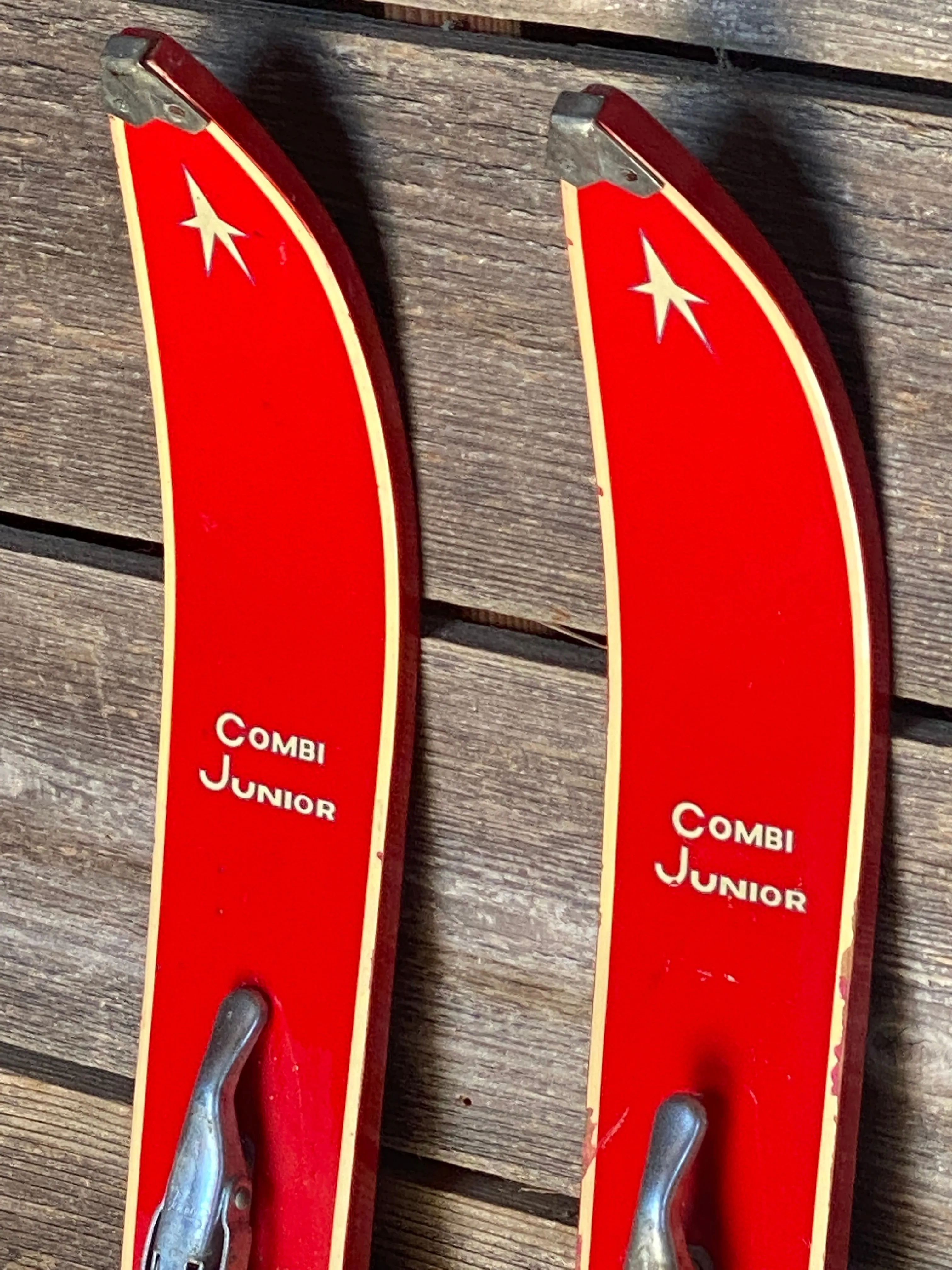 Antique Red Children’s Skis - Combi Junior