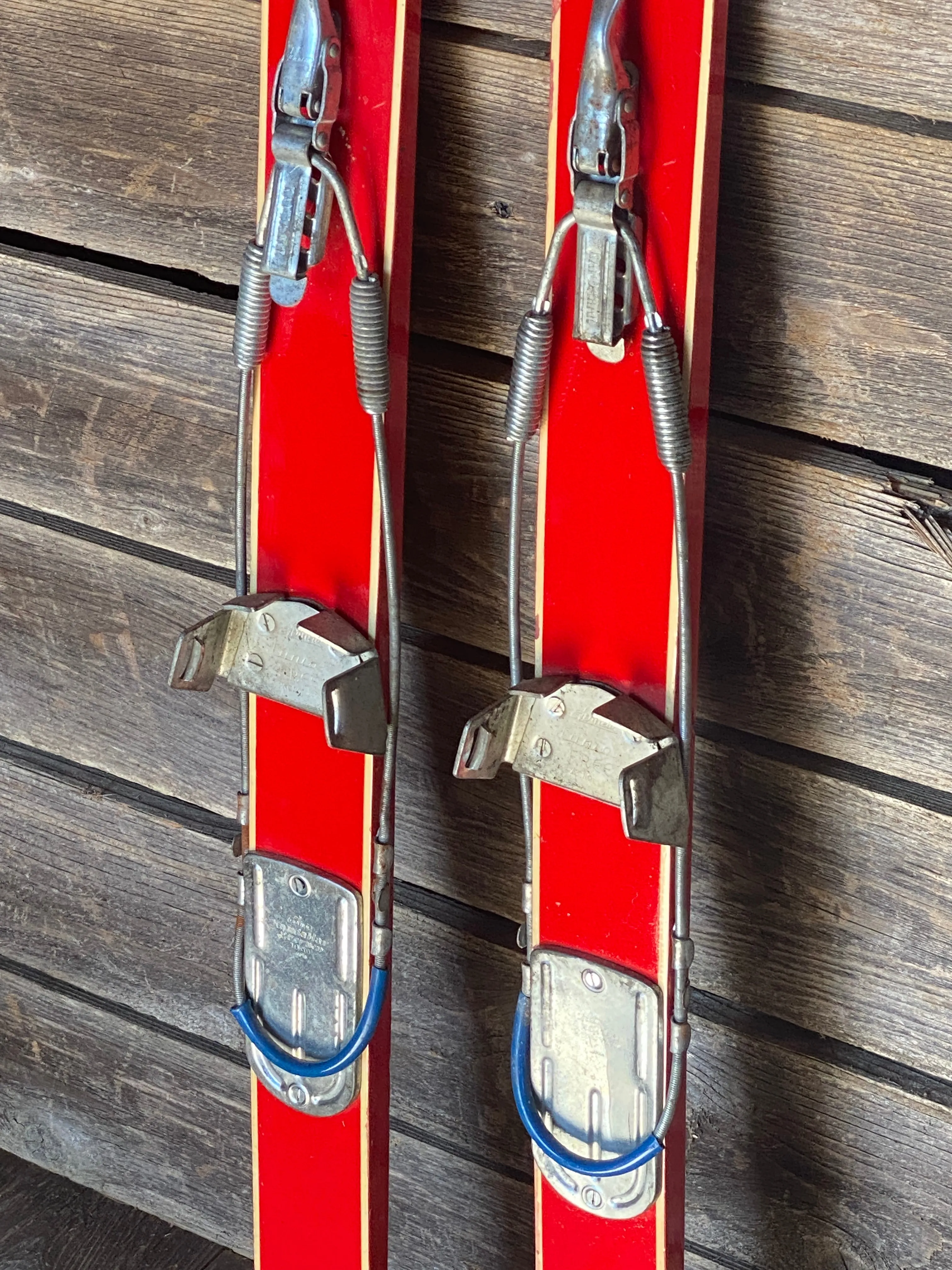 Antique Red Children’s Skis - Combi Junior