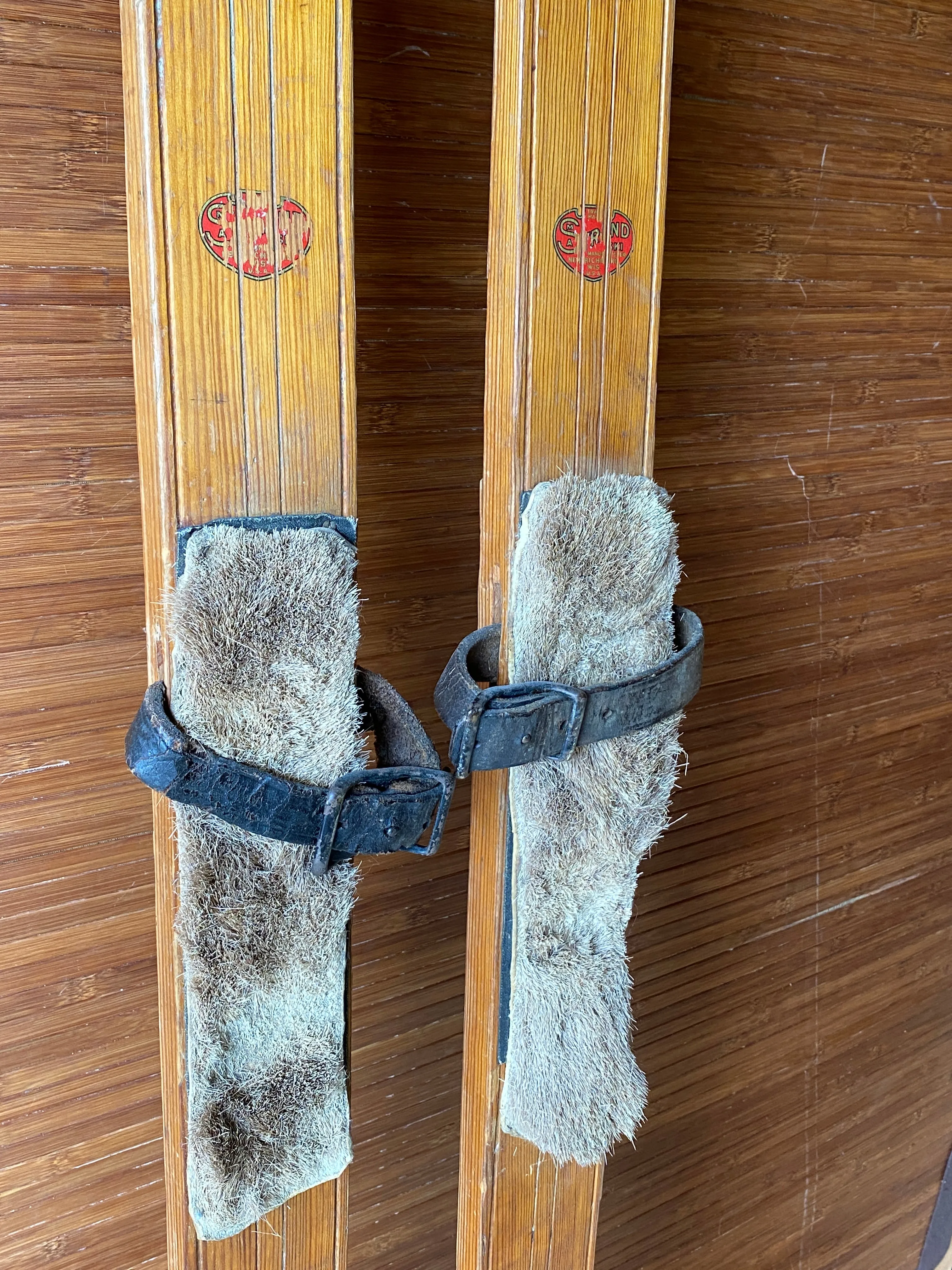 Antique Strand Skis