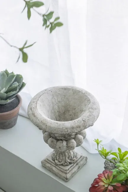 Danna Garden Urn