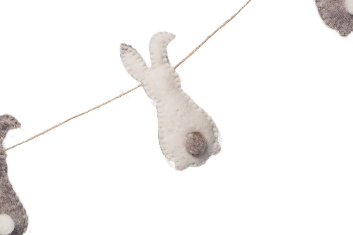 De Kulture Handmade Premium Wool Felt Easter Stuffed Bunny Garland Eco Friendly Eastertide Wall Hanging Home Office Wedding Party Holiday Decoration Banner 48 Inches