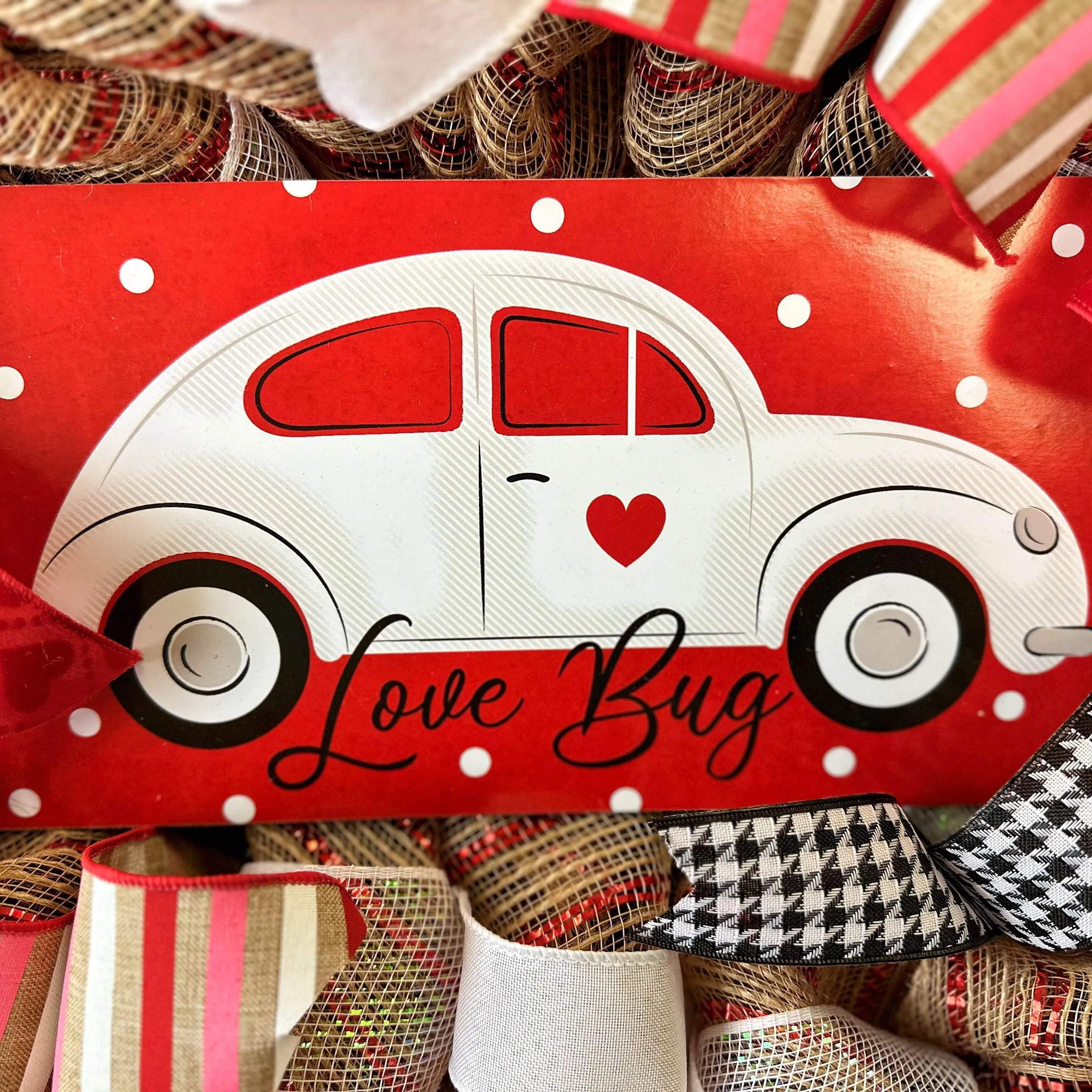 Love Bug Valentine's Wreath - Valentine's Day Decor