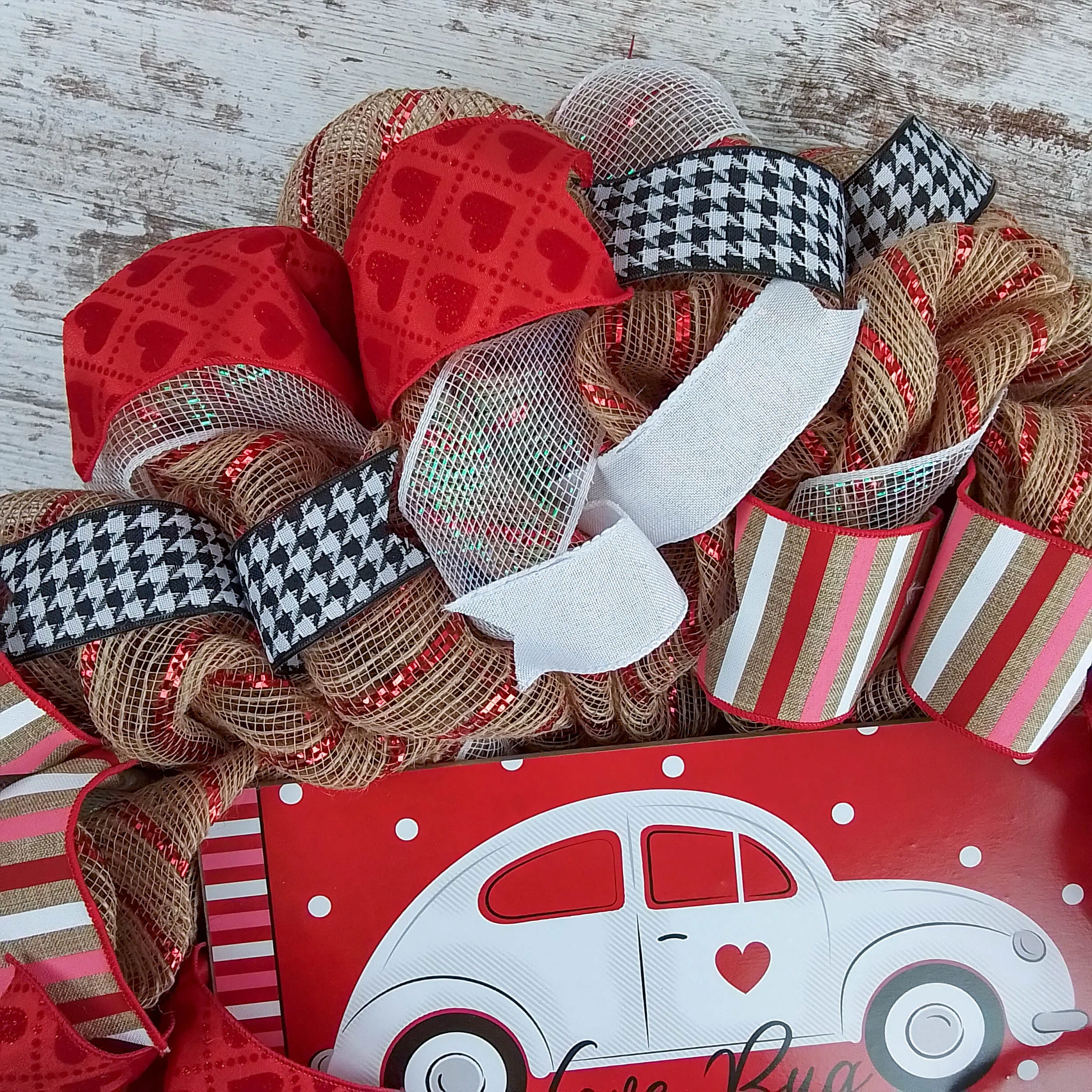 Love Bug Valentine's Wreath - Valentine's Day Decor